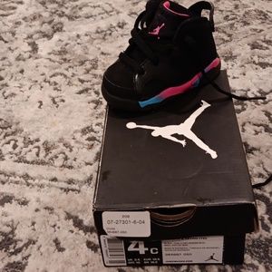 Baby girl nike Jordan's size 4c